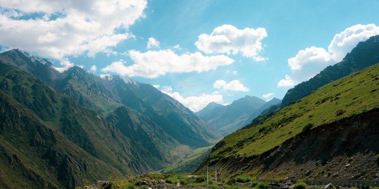 Ontdek de schoonheid van Kirgizië: Natuur, cultuur en avontuur